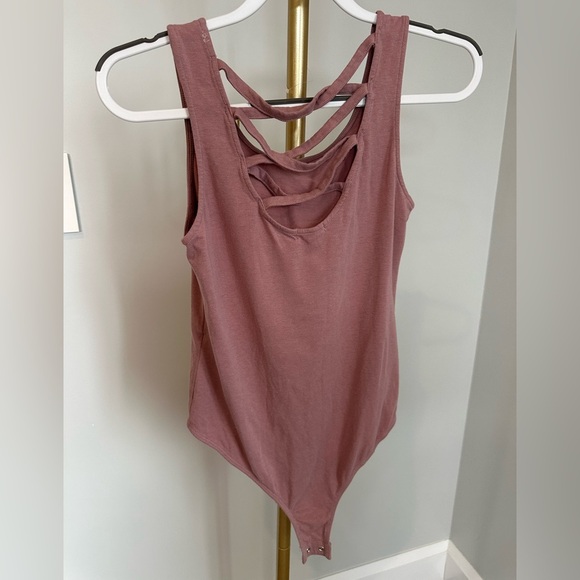 6/$20 Heart & Hops Affordable Luxury Women's Blush Bodysuit Medium - Picture 5 of 6